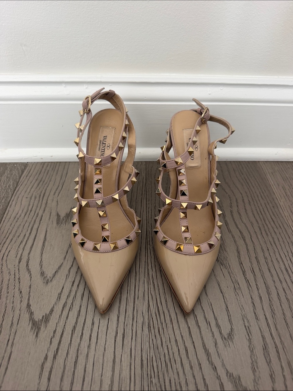 Valentino Nude Patent Leather Rockstud Pointed